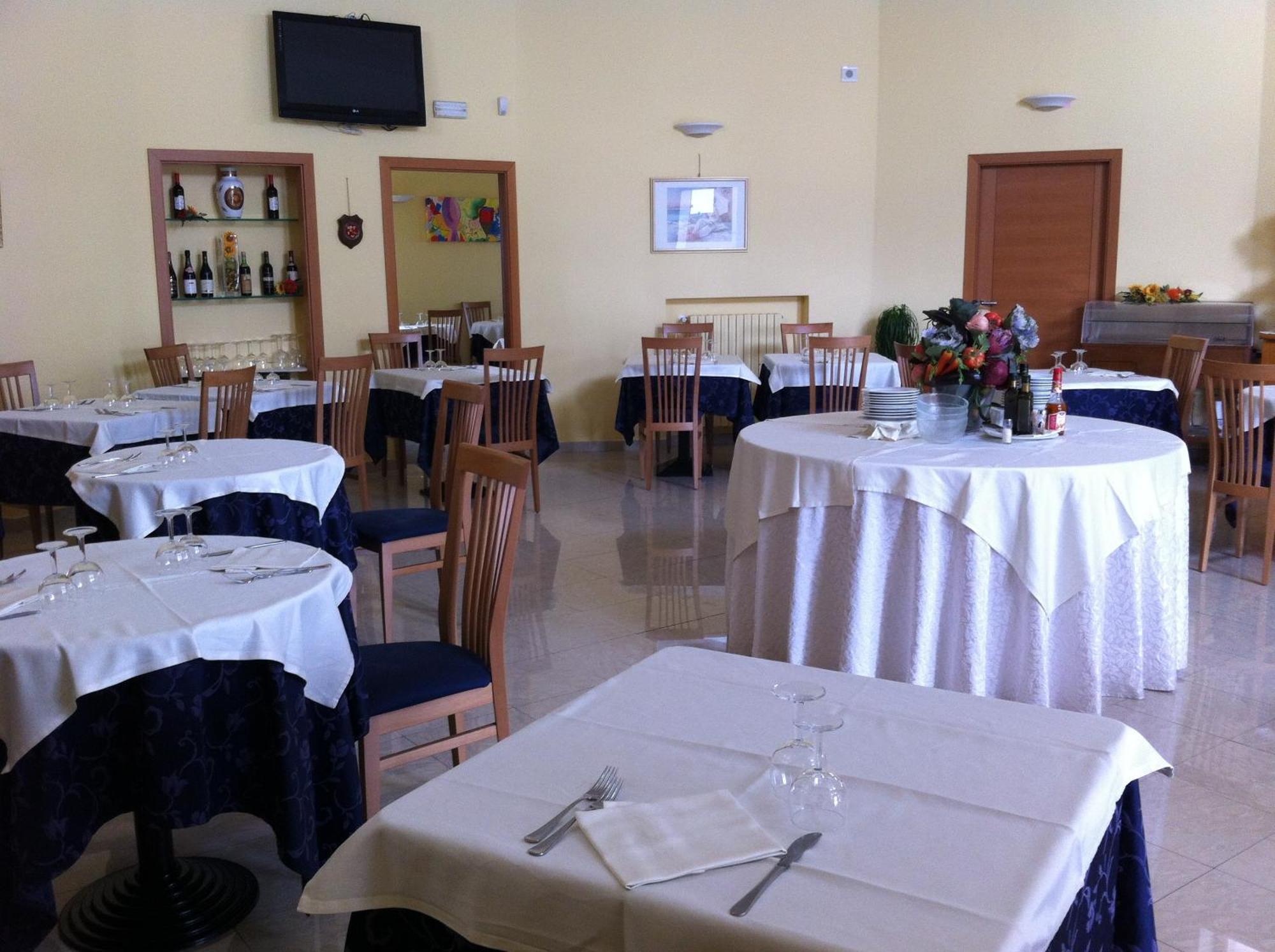 Hotel Atleti Foggia Bagian luar foto